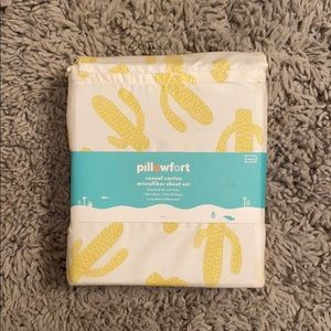 Pillowfort Twin Sheets, Casual Cactus